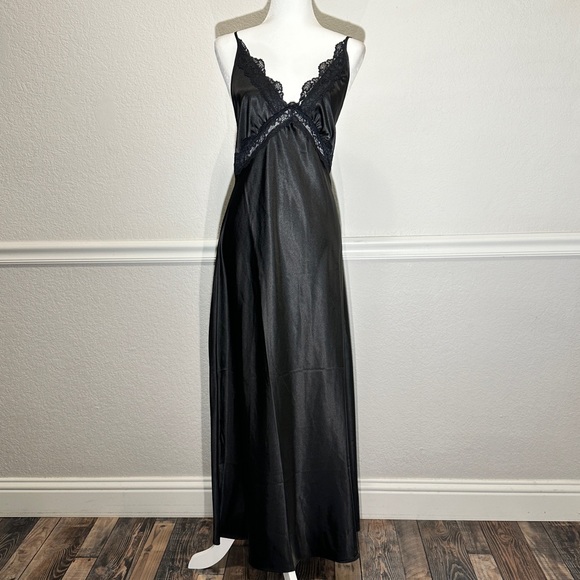 Sincerly Jules Dresses & Skirts - Sincerely Jules Maxi Slip Dress Size M NWT